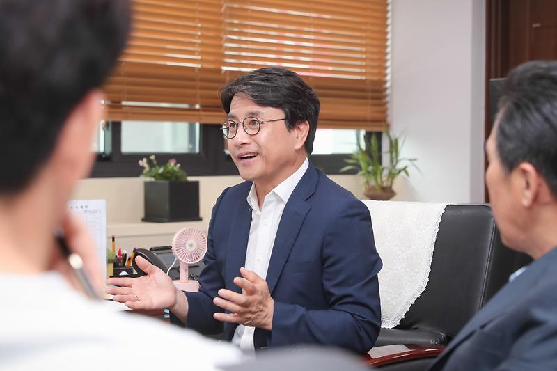 Young-1352.jpg 이미지