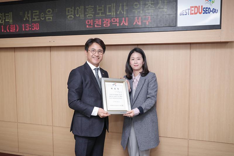 Young-1610.jpg 이미지