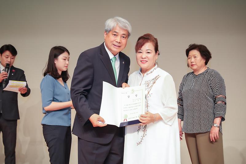 Young-1643.jpg 이미지