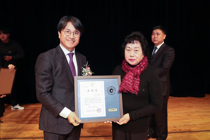 Young-1645.jpg 이미지