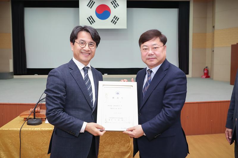 Young-1654.jpg 이미지