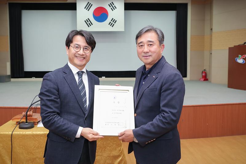 Young-1665.jpg 이미지