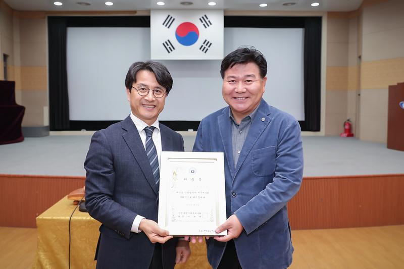 Young-1670.jpg 이미지