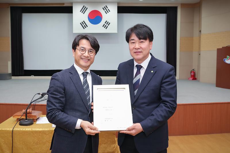 Young-1678.jpg 이미지