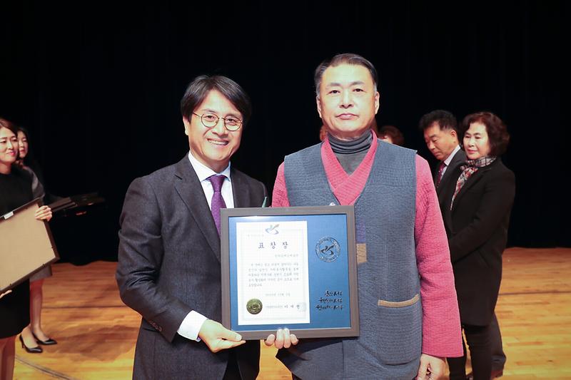 Young-1688.jpg 이미지