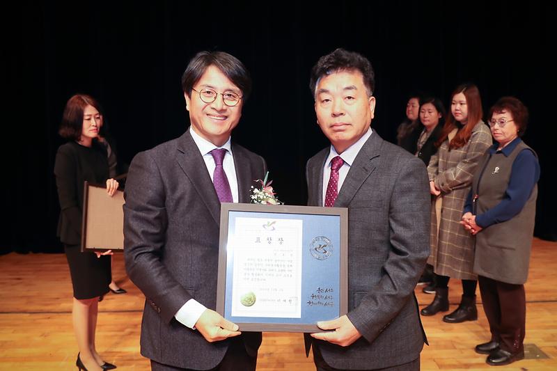 Young-1700.jpg 이미지