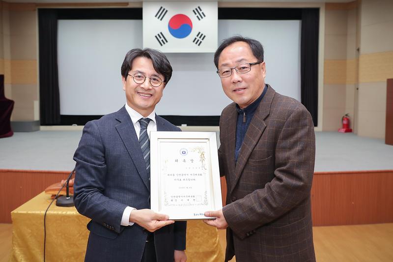 Young-1702.jpg 이미지