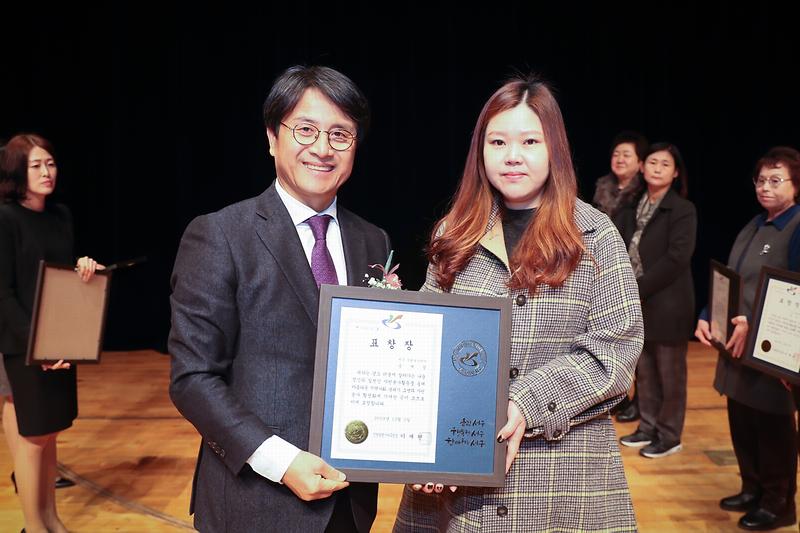 Young-1714.jpg 이미지