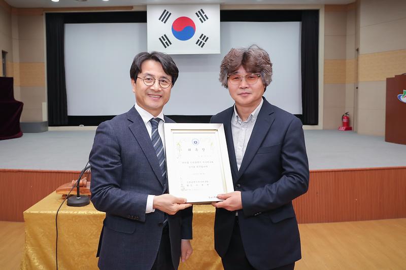 Young-1724.jpg 이미지