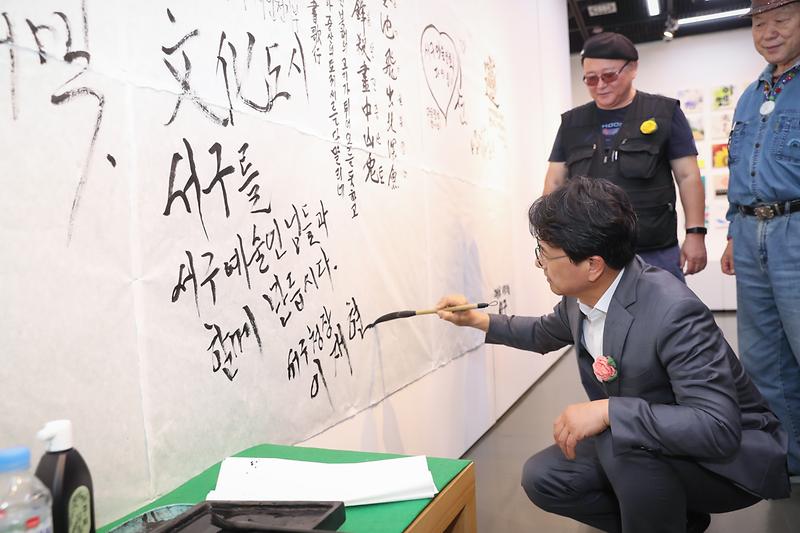 Young-1831.jpg 이미지