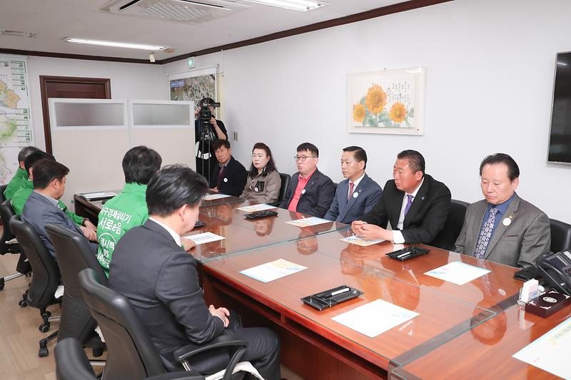 Young-1920.jpg 이미지