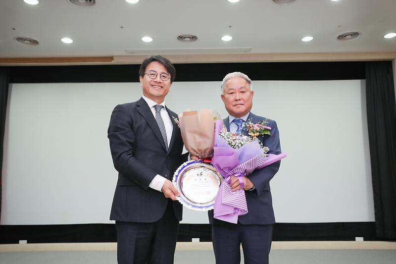 Young-1939.jpg 이미지