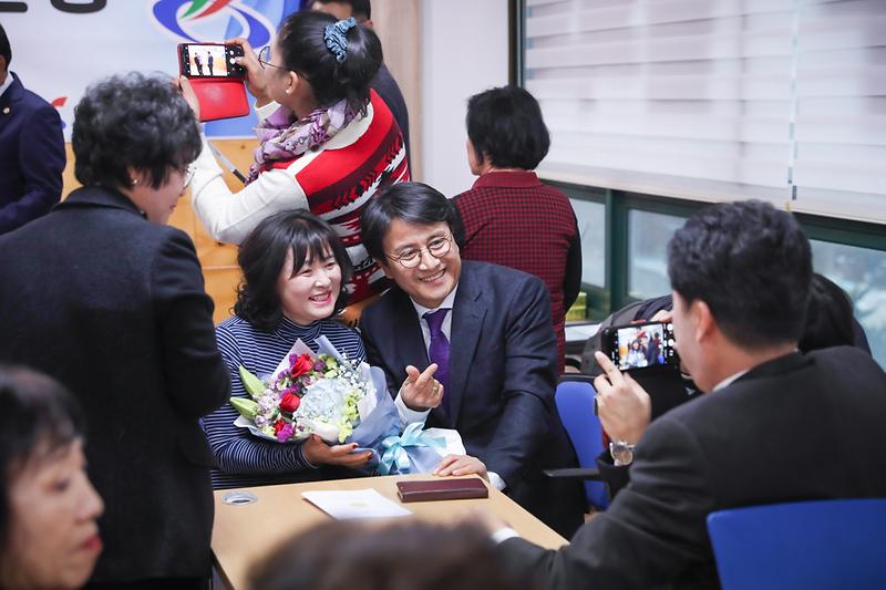 Young-1951.jpg 이미지