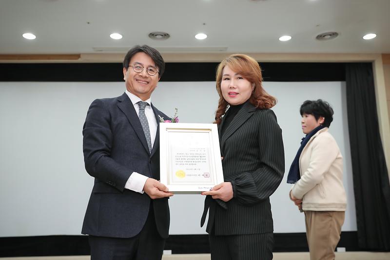 Young-1955.jpg 이미지