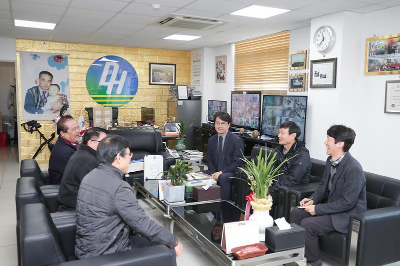 Young-1971.jpg 이미지