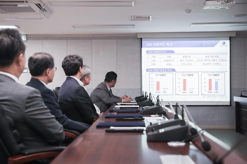 Young-1979.jpg 이미지