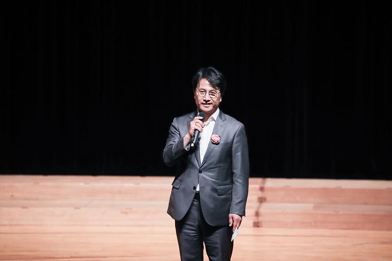 Young-1984.jpg 이미지