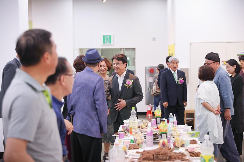 Young-2003.jpg 이미지