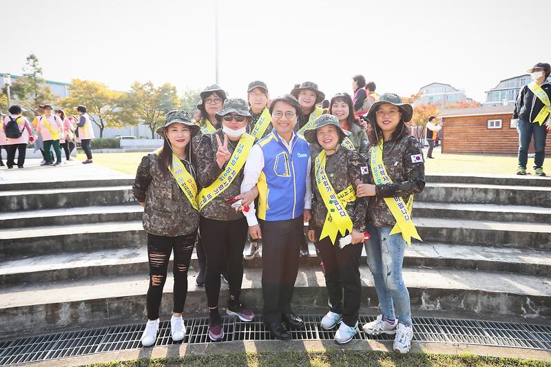 Young-2013.jpg 이미지