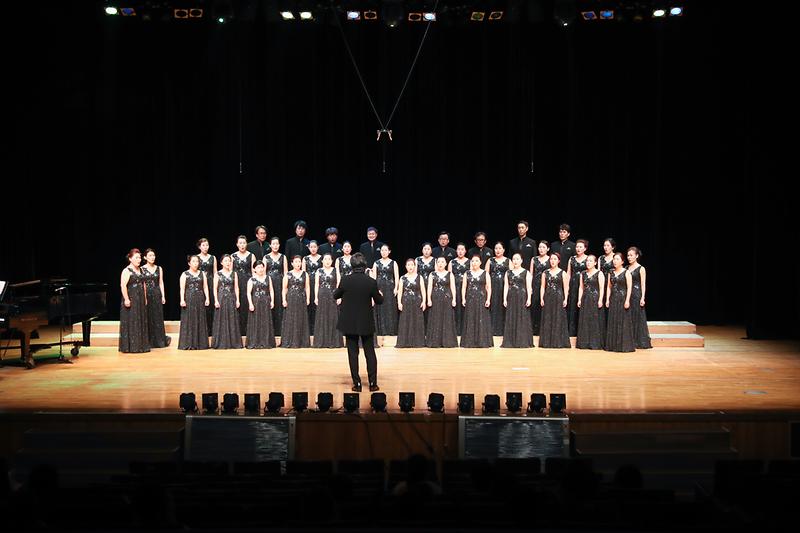 Young-2021.jpg 이미지