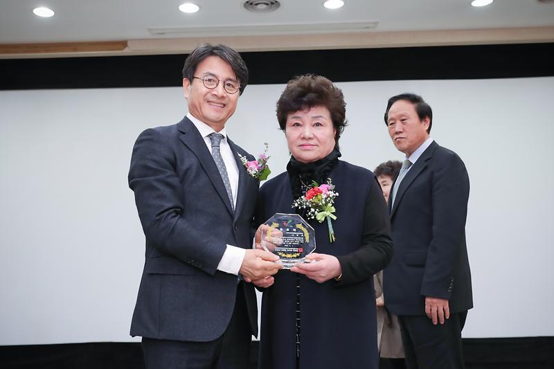 Young-2026.jpg 이미지