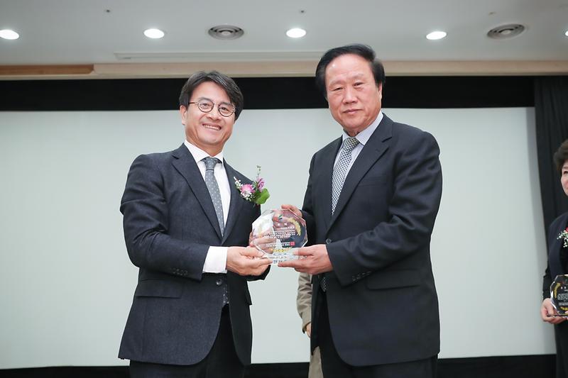 Young-2041.jpg 이미지