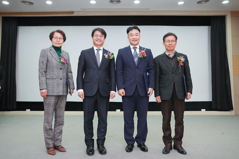 Young-2117.jpg 이미지