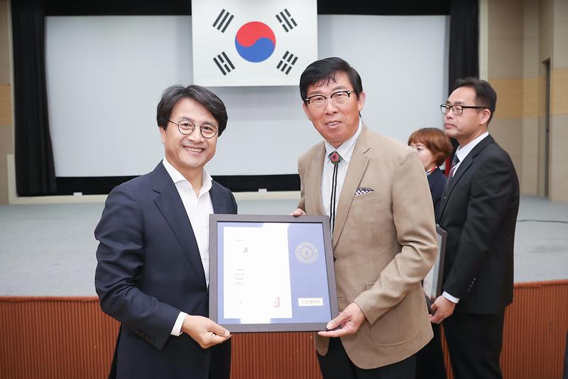 Young-2128.jpg 이미지