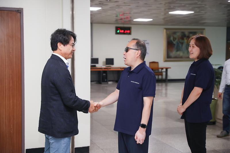 Young-2170-2.jpg 이미지