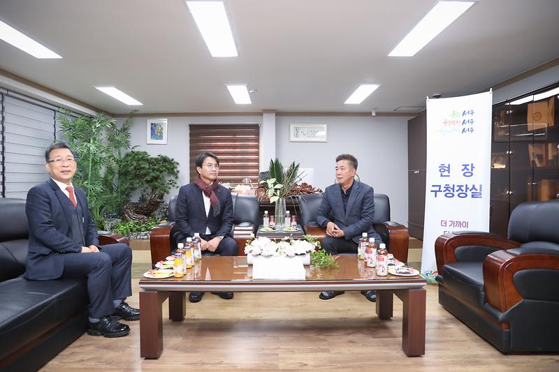 Young-2215.jpg 이미지