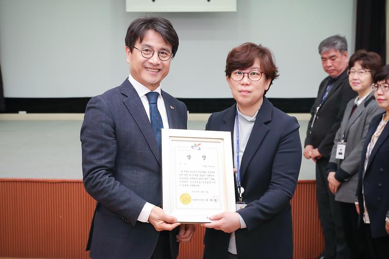 Young-2596.jpg 이미지