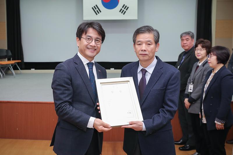 Young-2614.jpg 이미지