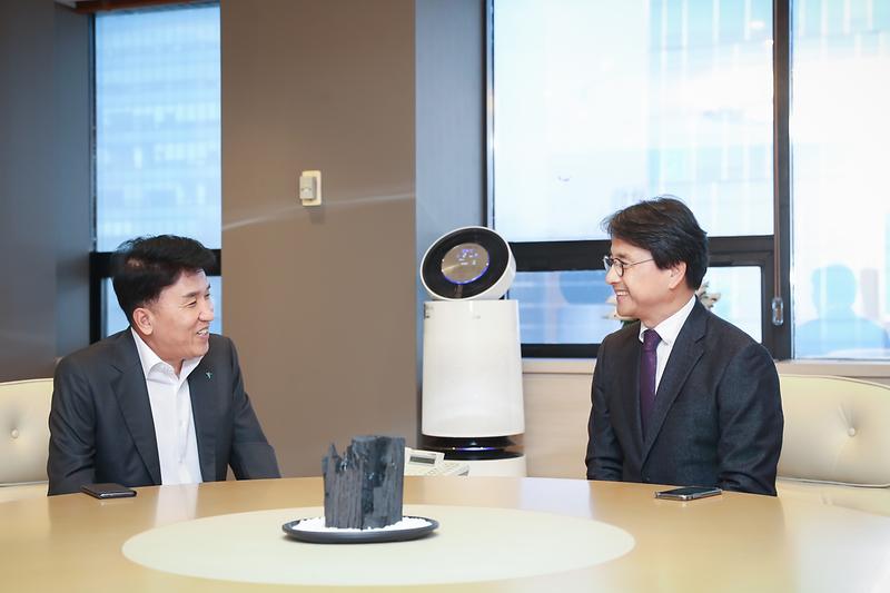 Young-2716.jpg 이미지