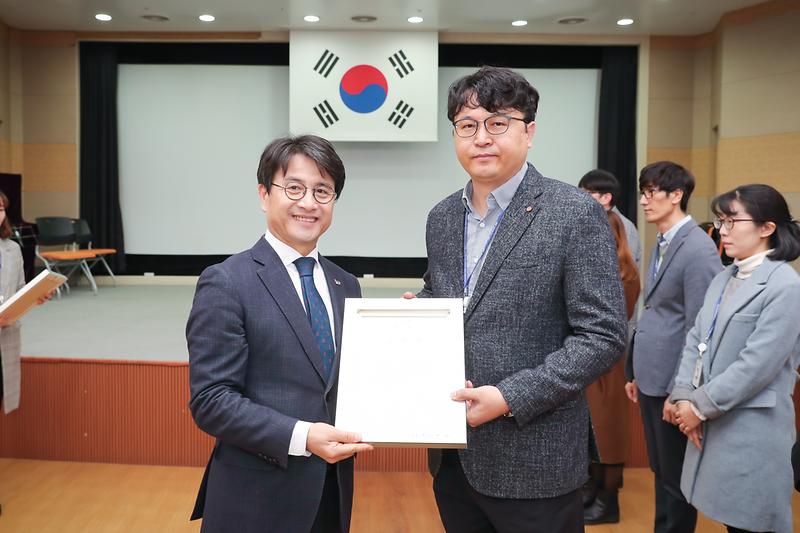 Young-2717.jpg 이미지