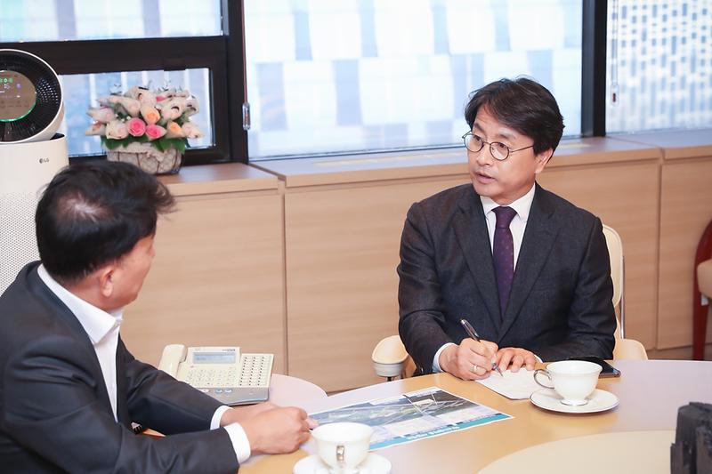 20191106 하나은행 본사이전 관련 부회장 접견 사진