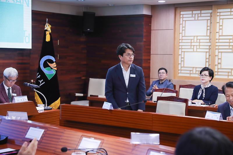 Young-3313-2.jpg 이미지