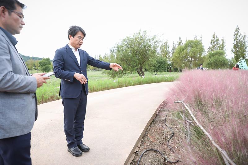 Young-4240-2.jpg 이미지