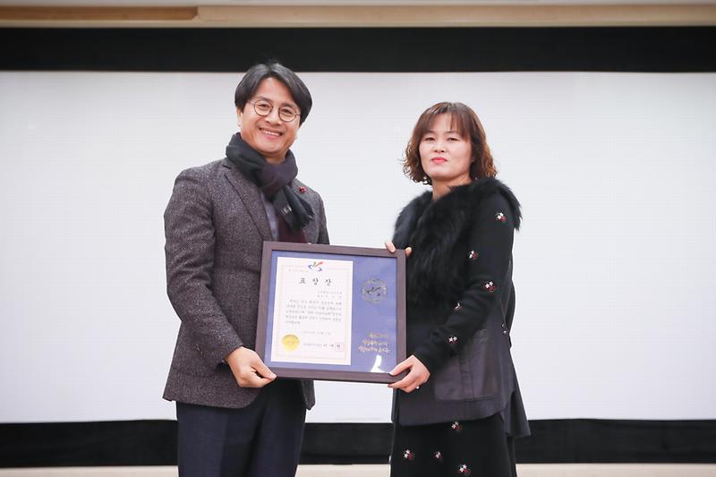 Young-4520_복사본.jpg 이미지