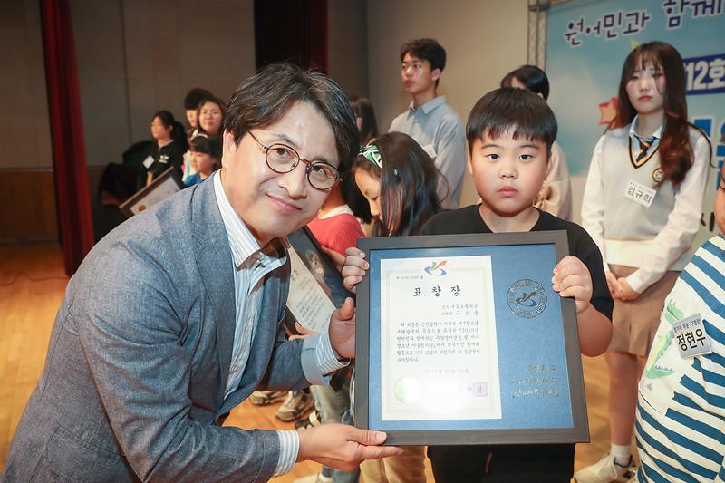 Young-4710.jpg 이미지