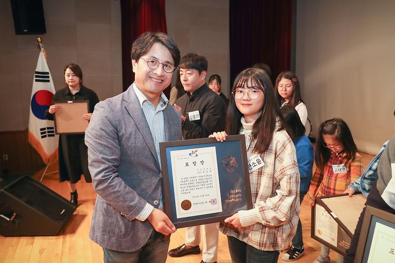 Young-4824.jpg 이미지