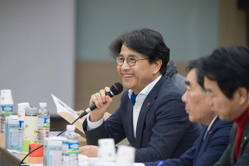 Young-4830.jpg 이미지