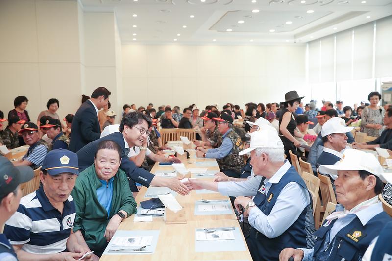 Young-4841.jpg 이미지