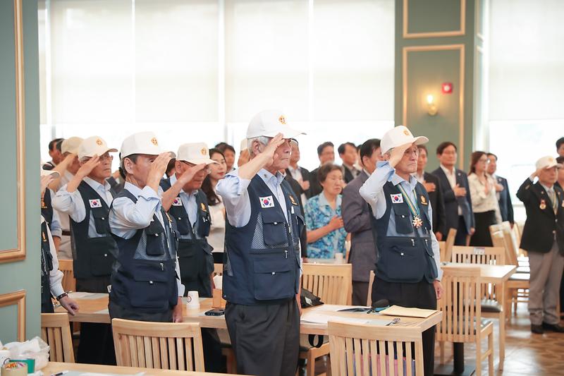 Young-4865.jpg 이미지