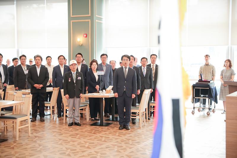 Young-4871.jpg 이미지