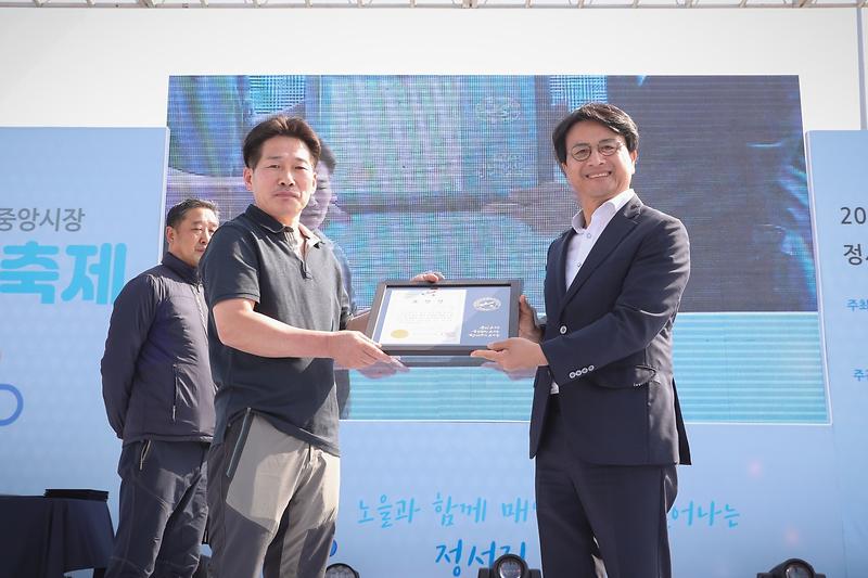 Young-4927.jpg 이미지