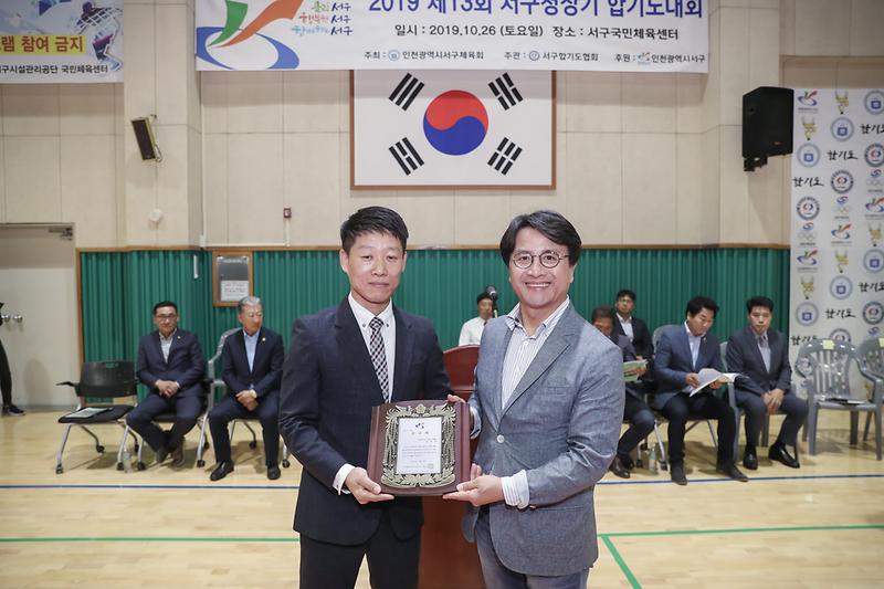 Young-4968.jpg 이미지