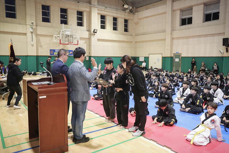 Young-5071.jpg 이미지