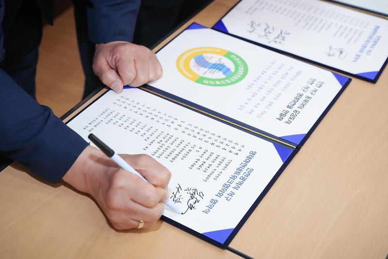 Young-5120.jpg 이미지