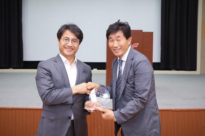 Young-5436.jpg 이미지