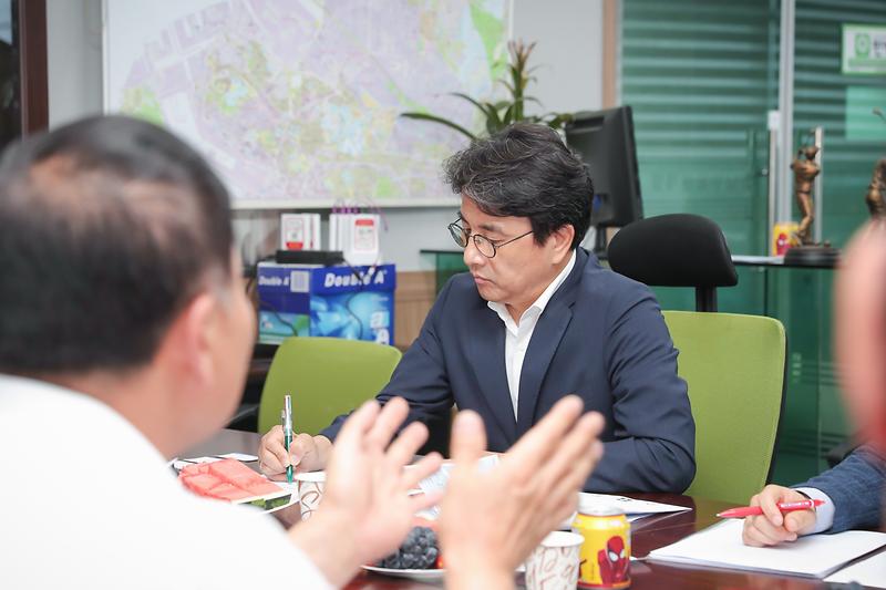 Young-5443.jpg 이미지